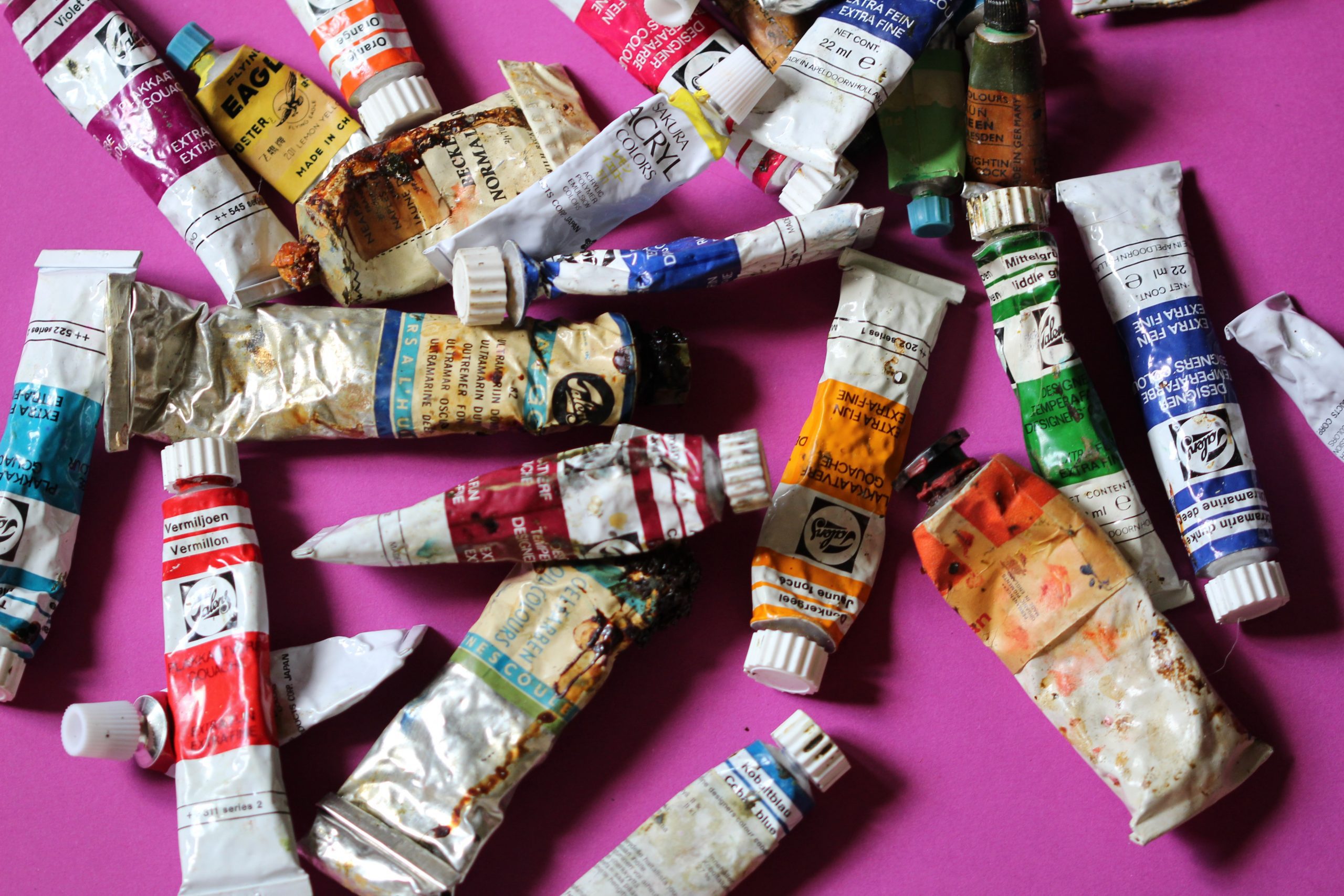 how to clean sticky oil paint tubes